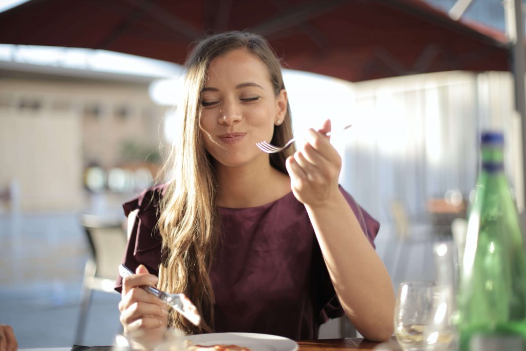 5 Steps to Creating Mindful Eating Habits-Min